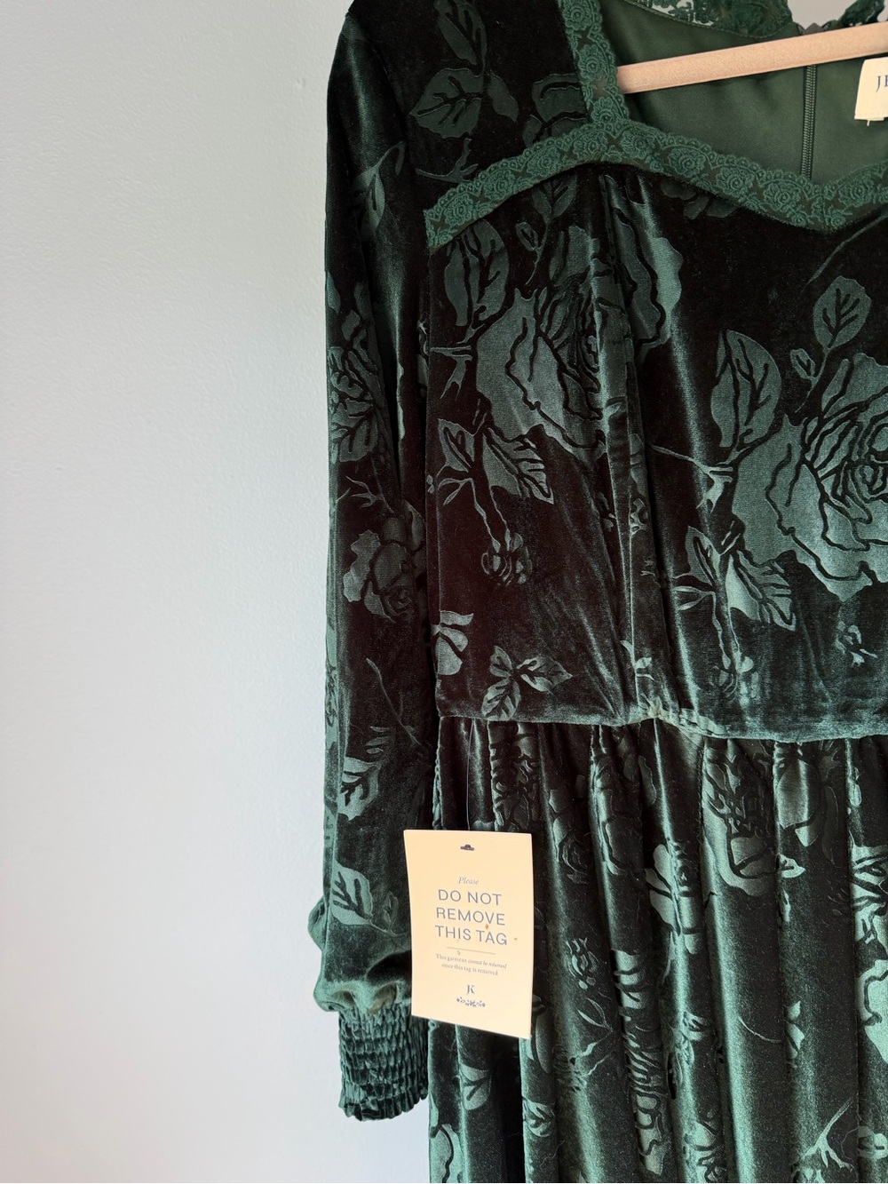 JessaKae nwt Emerald Green Velvet Lace-Trim Dress plus 1x - Picture 4 of 10